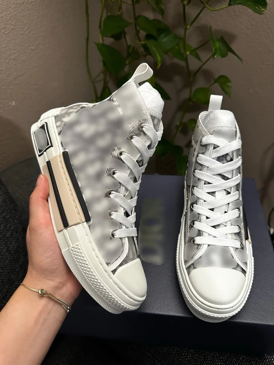 Black & White Adore Highs